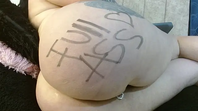 Snapshot of Melanie_Slut_nasty chatting on 5, 5, 2026 Melanie Slut nasty online show from 5, 5, 2026