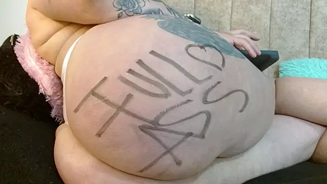Snapshot of Melanie_Slut_nasty chatting on 7, 5, 2026 Melanie Slut nasty online show from 7, 5, 2026