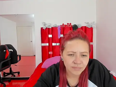 scarlett red 1 online show from 5, 5, 2026