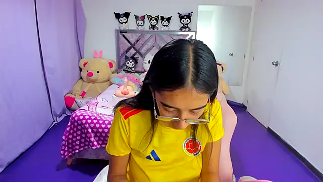 Snapshot of valery_taylor_1 chatting on 4, 7, 2026 valery taylor 1 online show from 4, 7, 2026