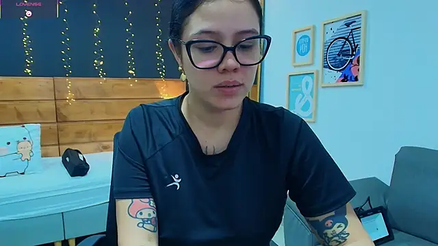 Snapshot of aria_bloomer chatting on 26, 4, 2026 aria bloomer online show from 26, 4, 2026