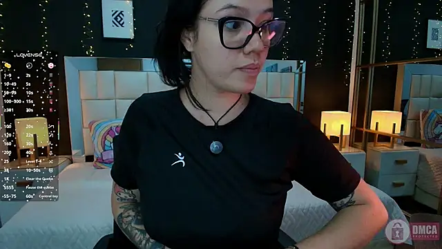 Snapshot of aria_bloomer chatting on 6, 5, 2026 aria bloomer online show from 6, 5, 2026