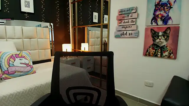 Snapshot of aria_bloomer chatting on 19, 5, 2026 aria bloomer online show from 19, 5, 2026