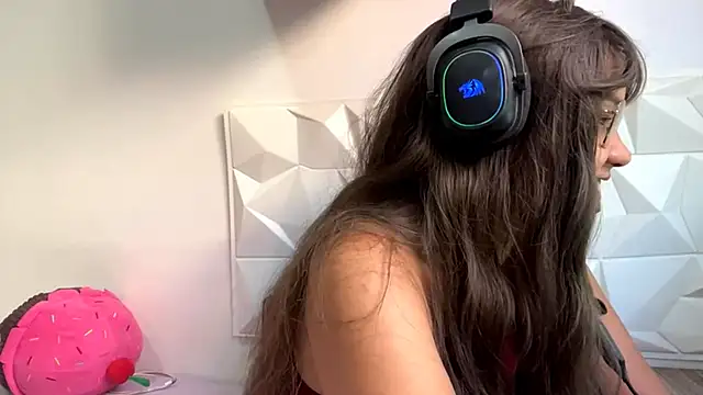 Snapshot of IsisValentine chatting on 22, 4, 2026 IsisValentine online show from 22, 4, 2026
