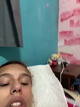 nandinharuivinha22 online show from 15, 4, 2026