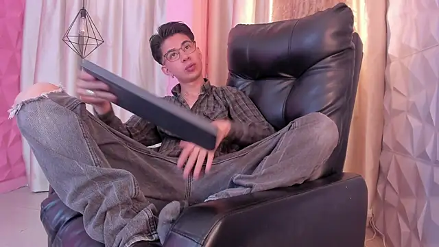 youn rider online show from 8, 4, 2026