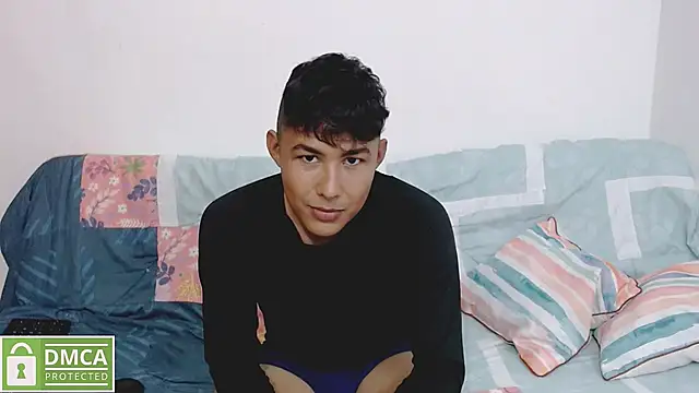 Snapshot of Denzel_Ass26 chatting on 20, 5, 2026 Denzel Ass26 online show from 20, 5, 2026