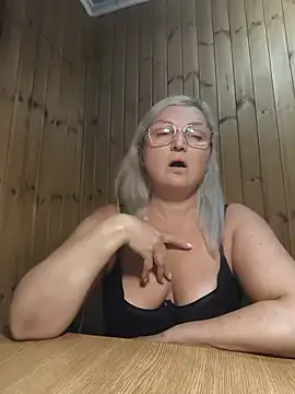 White-Chocolatte online show from 15, 6, 2026
