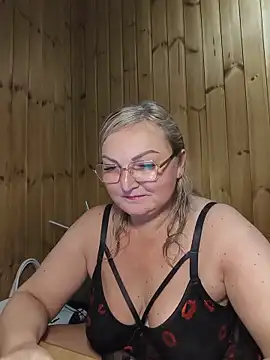 White-Chocolatte online show from 25, 5, 2026