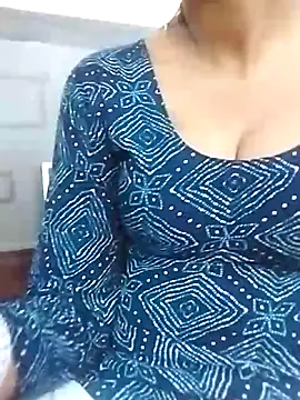 Lovely-baby2 online show from 17, 4, 2026