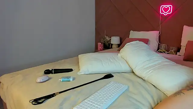 Snapshot of iris_barnes chatting on 21, 7, 2026 iris barnes online show from 21, 7, 2026