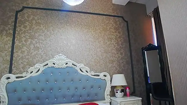 Ivy Quin online show from 23, 6, 2026