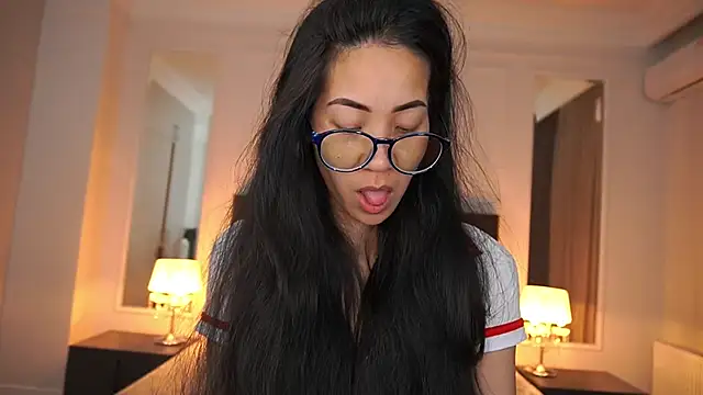 YunaYum online show from 22, 4, 2026