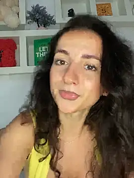 Snapshot of KarolDolly05 chatting on 16, 7, 2026 KarolDolly05 online show from 16, 7, 2026