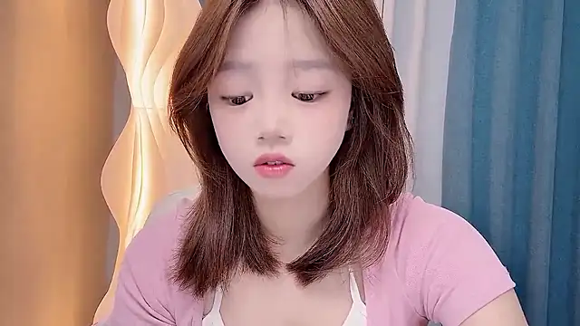 Lilababy00 online show from 11, 6, 2026