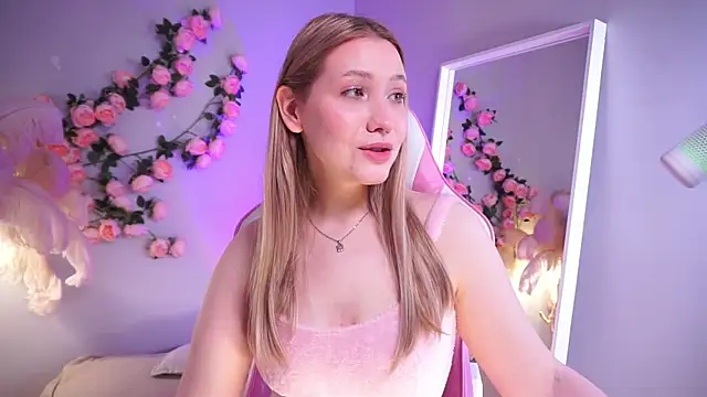 Snapshot of Emilicious chatting on 11, 5, 2026 Emilicious online show from 11, 5, 2026