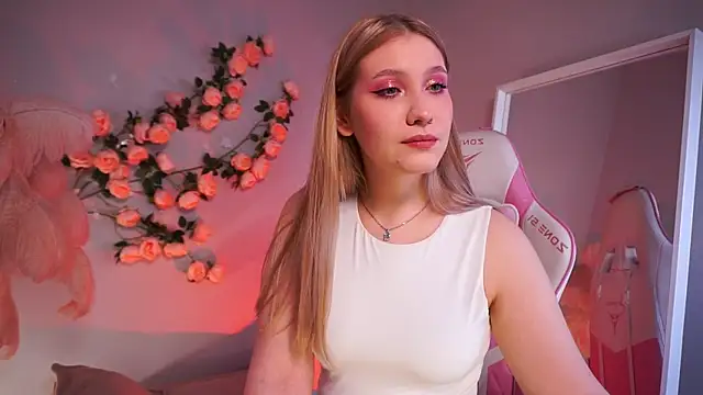 Snapshot of Emilicious chatting on 4, 5, 2026 Emilicious online show from 4, 5, 2026