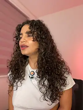 Snapshot of holaRosa chatting on 24, 6, 2026 holaRosa online show from 24, 6, 2026