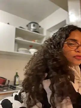 Snapshot of holaRosa chatting on 8, 7, 2026 holaRosa online show from 8, 7, 2026