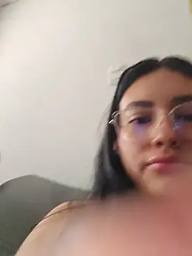 Snapshot of VioletRousee chatting on 8, 7, 2026 VioletRousee online show from 8, 7, 2026