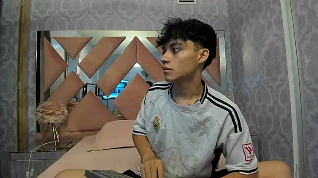 danii rivas online show from 13, 4, 2026