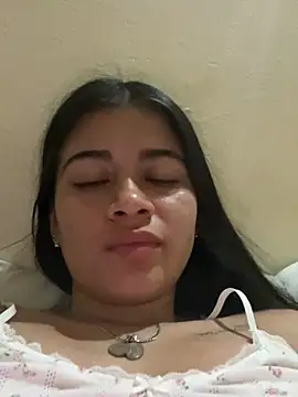 Snapshot of Kloe_zaf chatting on 8, 5, 2026 Kloe zaf online show from 8, 5, 2026