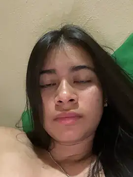 Snapshot of Kloe_zaf chatting on 4, 5, 2026 Kloe zaf online show from 4, 5, 2026