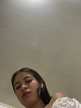 Snapshot of Kloe_zaf chatting on 18, 4, 2026 Kloe zaf online show from 18, 4, 2026