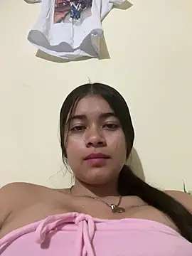 Snapshot of Kloe_zaf chatting on 17, 5, 2026 Kloe zaf online show from 17, 5, 2026