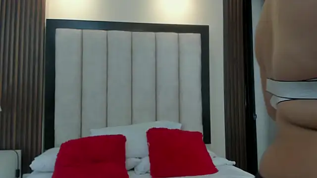 Lanna Roouse  online show from 8, 4, 2026