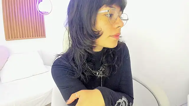 Snapshot of ghostmila chatting on 27, 4, 2026 ghostmila online show from 27, 4, 2026