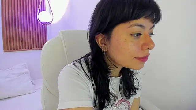 Snapshot of ghostmila chatting on 19, 4, 2026 ghostmila online show from 19, 4, 2026