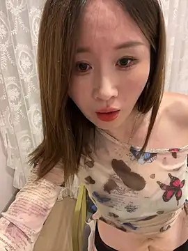 Snapshot of qin205205 chatting on 8, 7, 2026 qin205205 online show from 8, 7, 2026