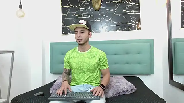 Snapshot of PowerLustX chatting on 1, 6, 2026 PowerLustX online show from 1, 6, 2026