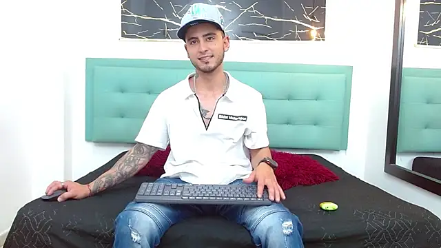 Snapshot of PowerLustX chatting on 6, 5, 2026 PowerLustX online show from 6, 5, 2026