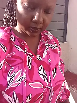 Snapshot of YourWifeyLily chatting on 11, 4, 2026 YourWifeyLily online show from 11, 4, 2026