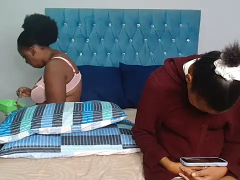 Snapshot of YourWifeyLily chatting on 23, 5, 2026 YourWifeyLily online show from 23, 5, 2026