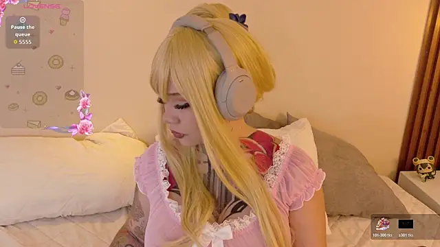 Snapshot of valkyrie_claire_ chatting on 11, 4, 2026 valkyrie claire online show from 11, 4, 2026