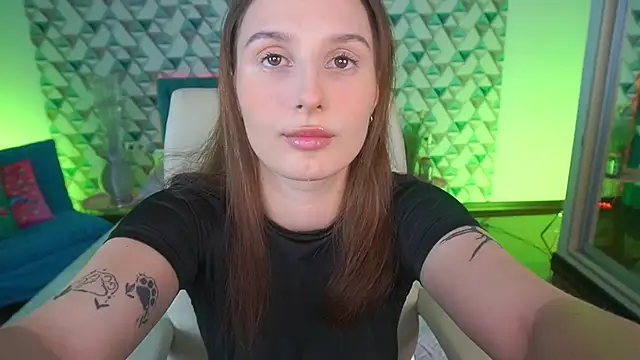 Snapshot of VikVikLove chatting on 10, 6, 2026 VikVikLove online show from 10, 6, 2026
