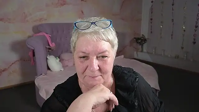 Snapshot of Poppy_Pulse chatting on 8, 6, 2026 Poppy Pulse online show from 8, 6, 2026