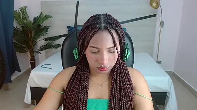 Snapshot of coral_echeverri chatting on 29, 4, 2026 coral echeverri online show from 29, 4, 2026
