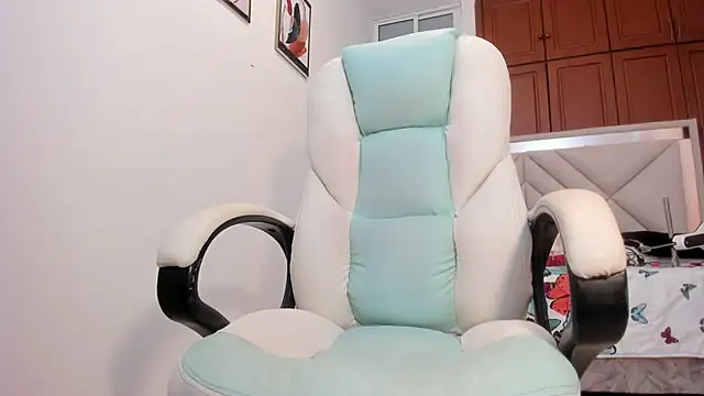 Snapshot of Nova-Zay chatting on 5, 5, 2026 Nova-Zay online show from 5, 5, 2026