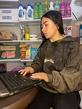 AMBERBUNNY  online show from 2, 6, 2026