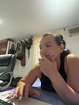 Snapshot of valery_fitt chatting on 21, 4, 2026 valery fitt online show from 21, 4, 2026