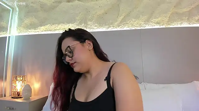 Snapshot of AlisonRoos chatting on 10, 4, 2026 AlisonRoos online show from 10, 4, 2026