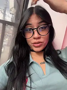 Snapshot of Kattze_ chatting on 7, 5, 2026 Kattze online show from 7, 5, 2026