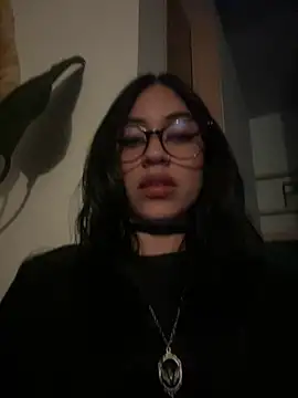 Snapshot of Kattze_ chatting on 8, 7, 2026 Kattze online show from 8, 7, 2026