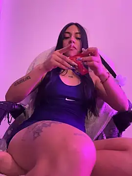 Snapshot of Kattze_ chatting on 29, 4, 2026 Kattze online show from 29, 4, 2026
