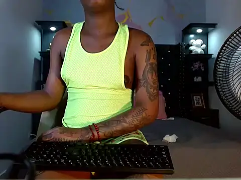 Snapshot of HUGE_BLACKCOCK chatting on 26, 5, 2026 HUGE BLACKCOCK online show from 26, 5, 2026