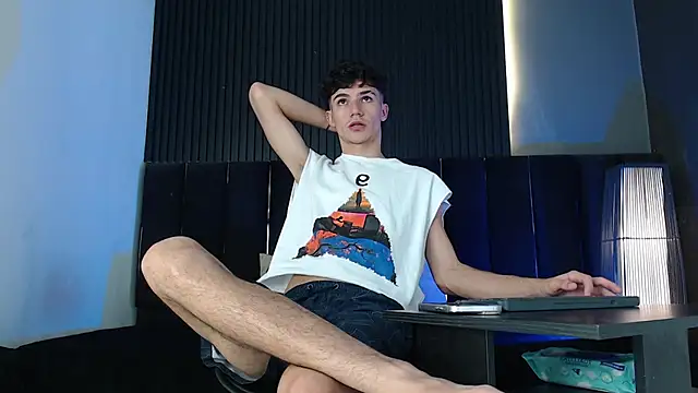 Snapshot of Logan_Steel chatting on 4, 6, 2026 Logan Steel online show from 4, 6, 2026